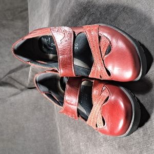 Milano Shoes Deep Red Red Speckled Leather Velcro Slip Mary Janes VG EU36 US5.5